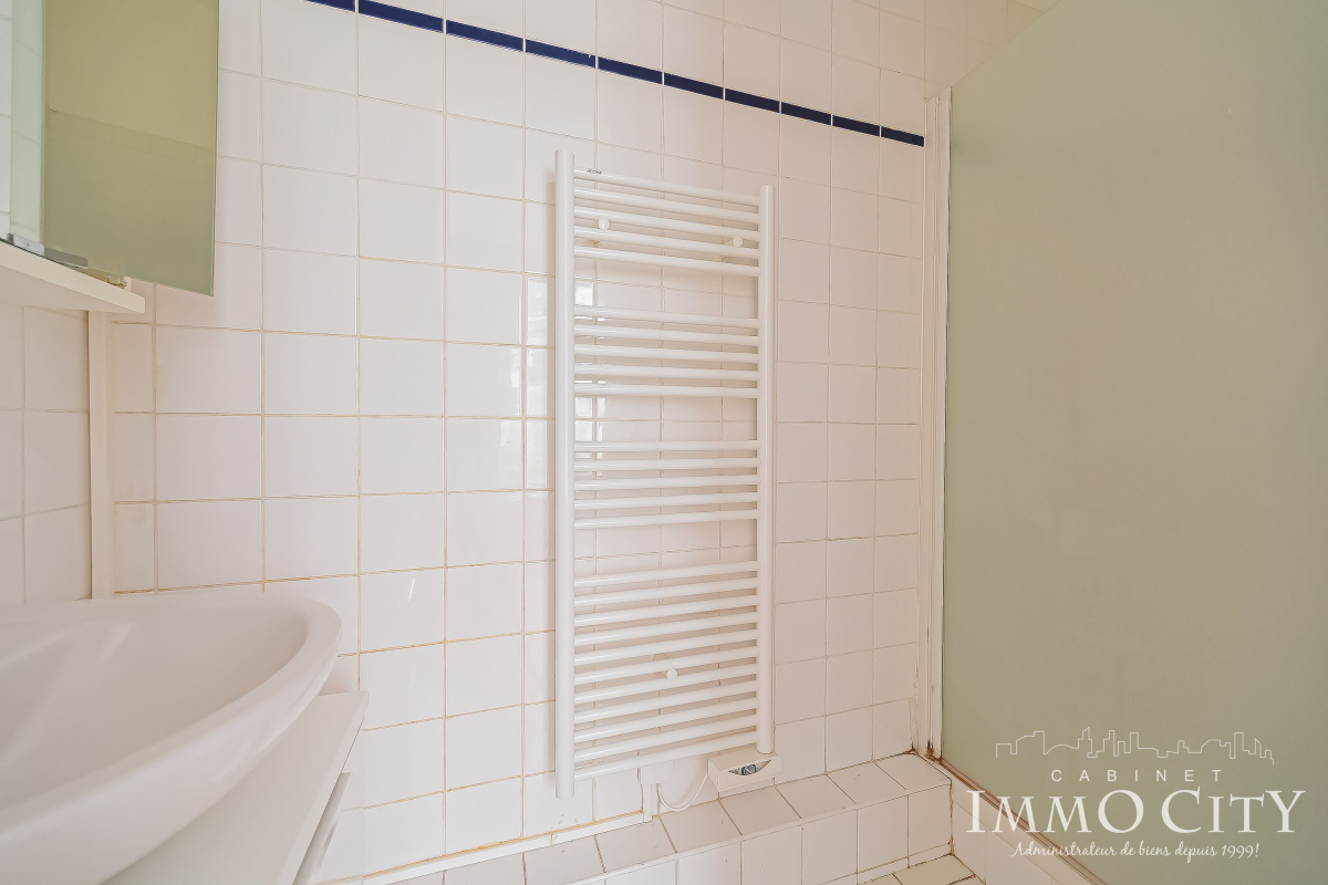 Location Appartement  2 pièces - 39m² 75007 Paris