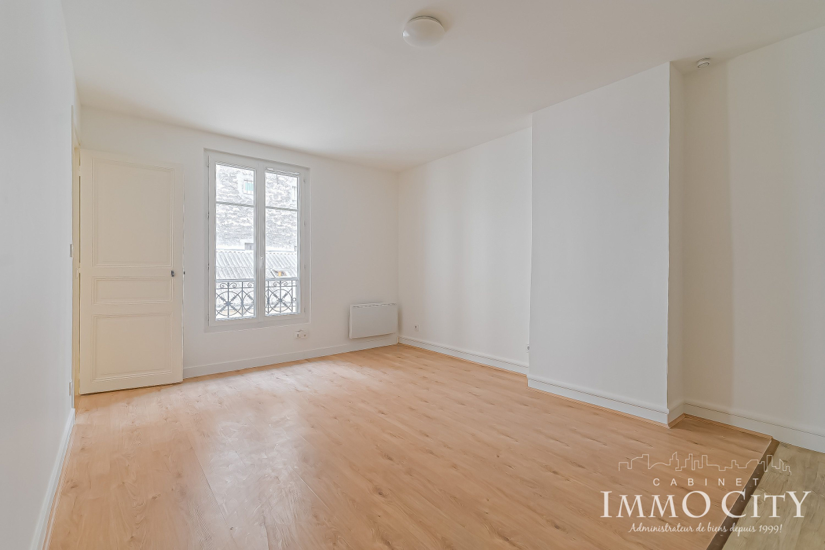 Location Appartement  2 pièces - 34m² 75018 Paris