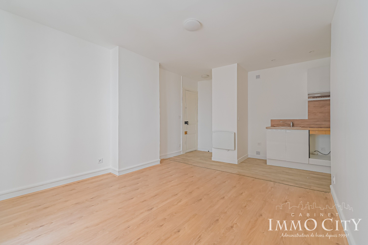 Location Appartement  2 pièces - 34m² 75018 Paris
