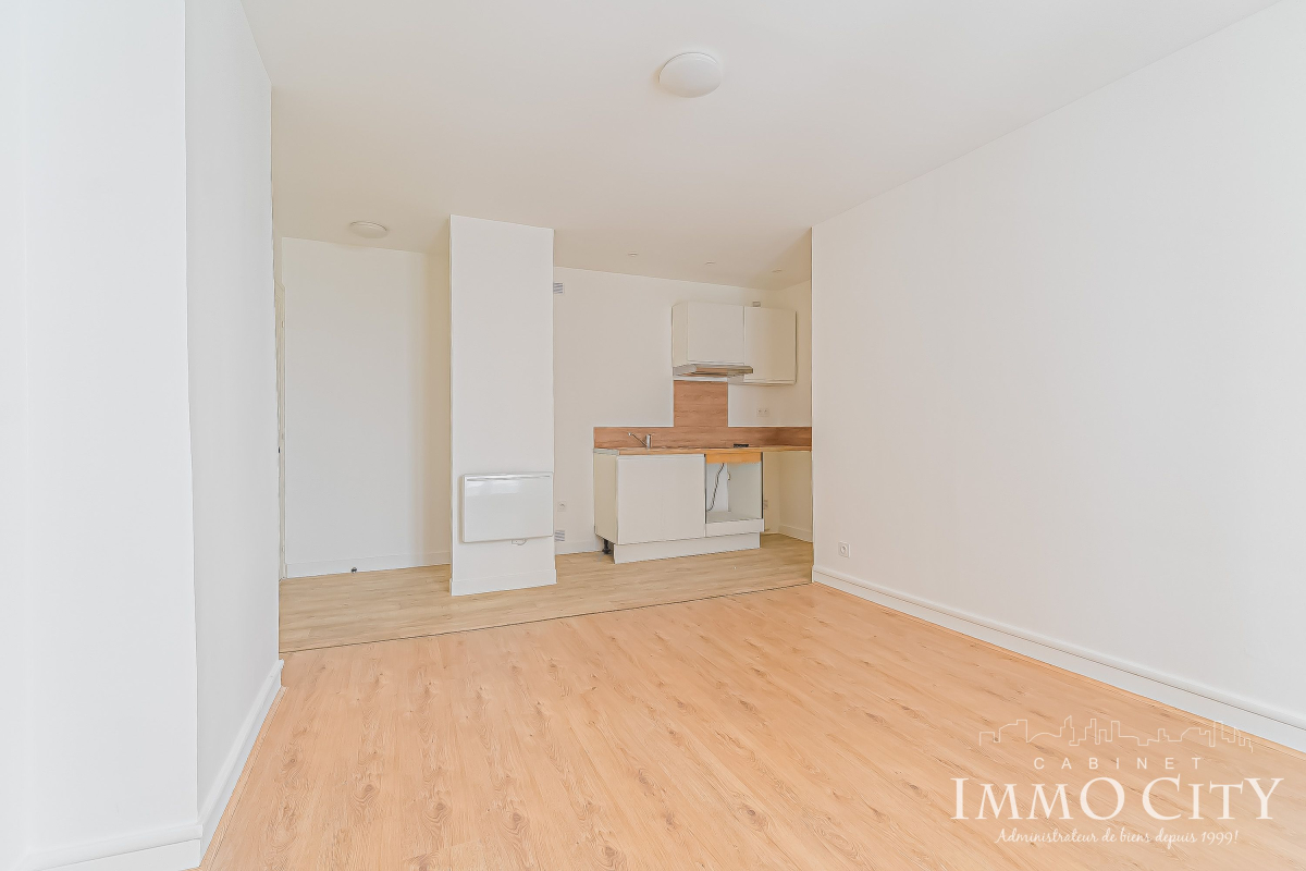 Location Appartement  2 pièces - 34m² 75018 Paris