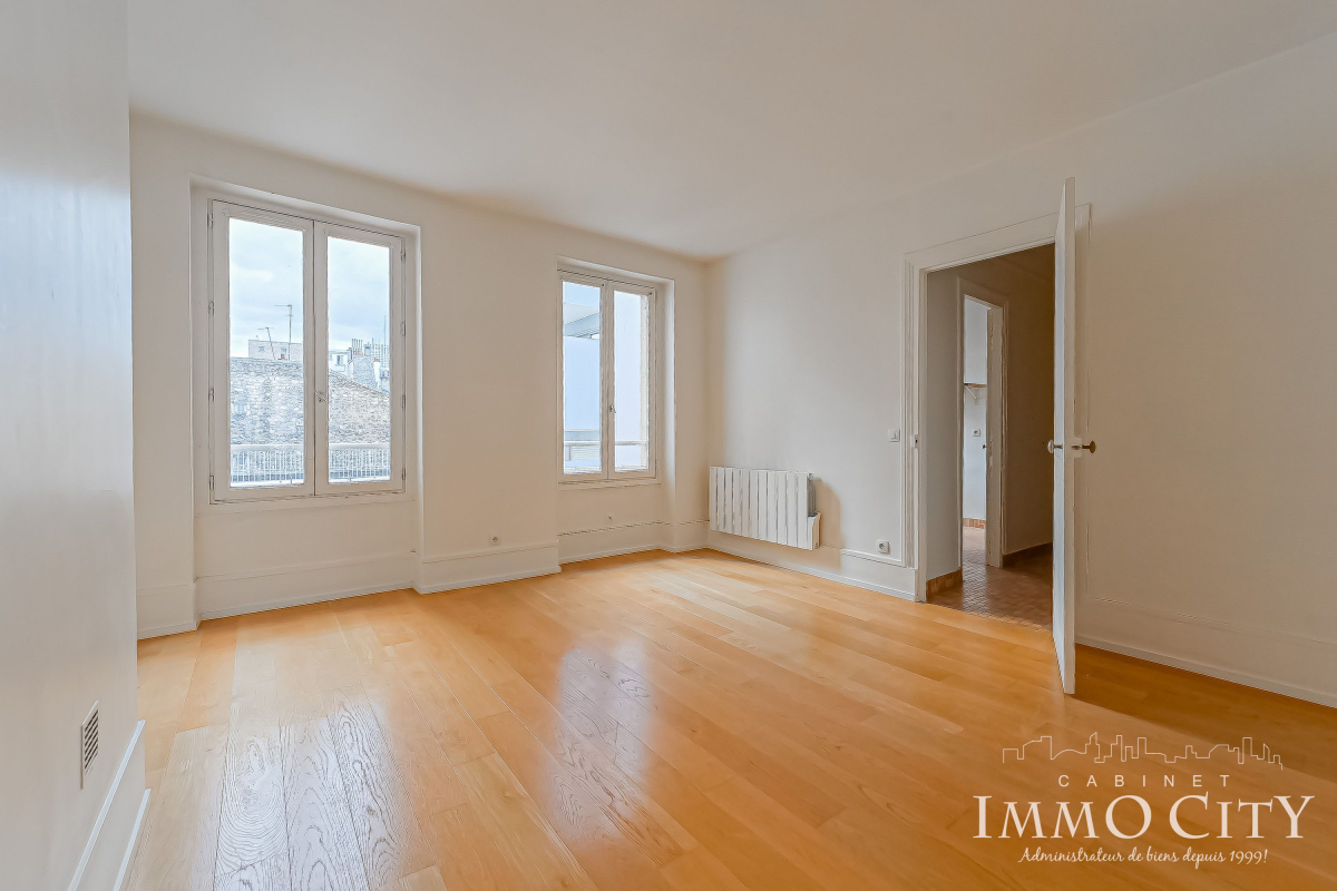 Location Appartement  2 pièces - 46m² 75017 Paris