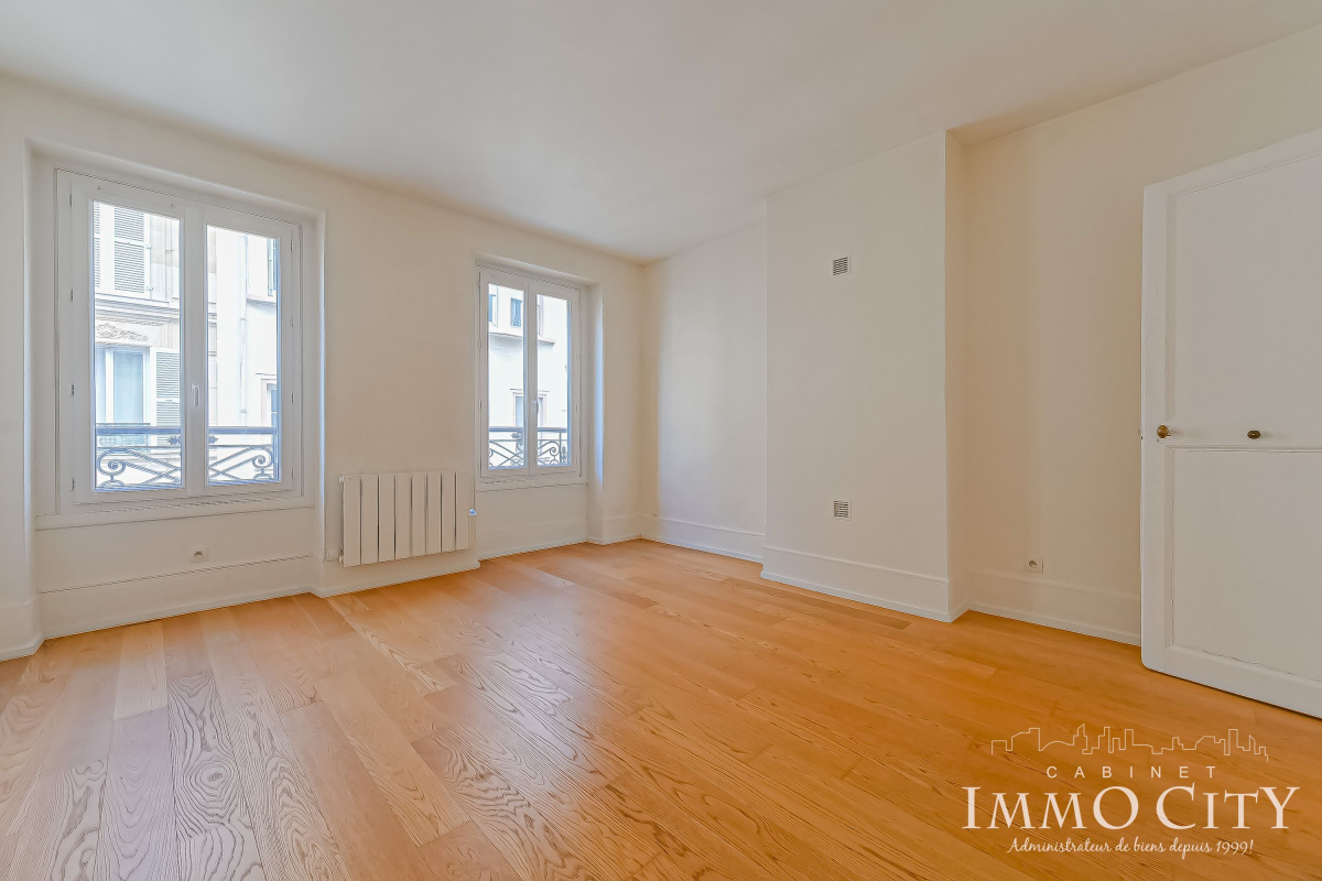 Location Appartement  2 pièces - 46m² 75017 Paris