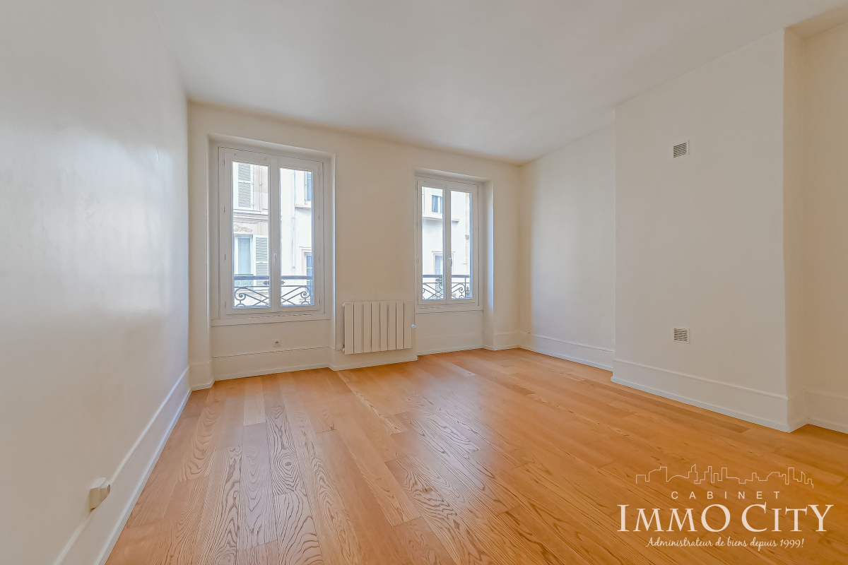 Location Appartement  2 pièces - 46m² 75017 Paris