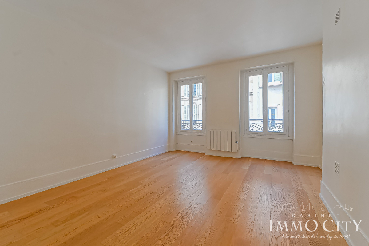 Location Appartement  2 pièces - 46m² 75017 Paris