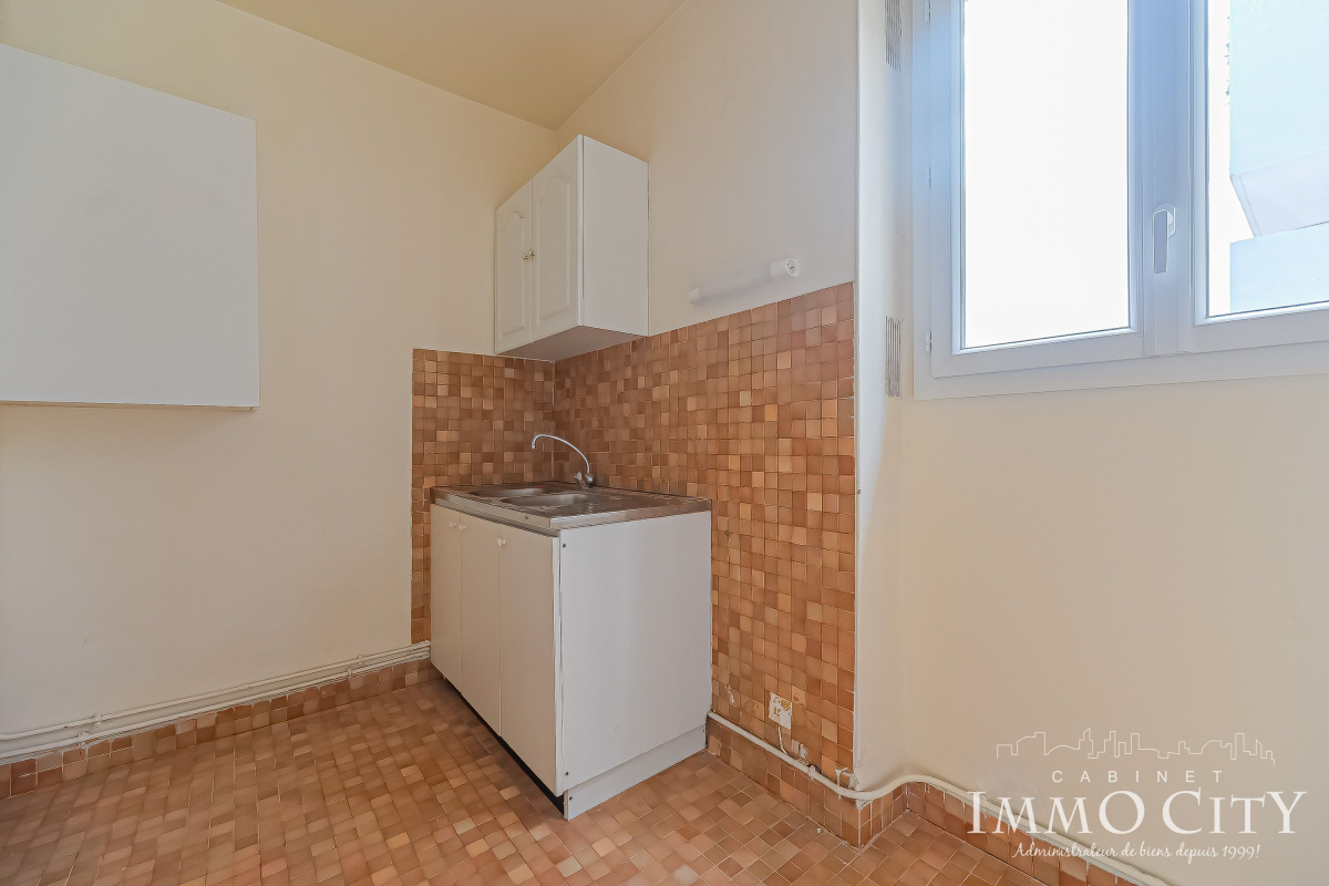 Location Appartement  2 pièces - 46m² 75017 Paris