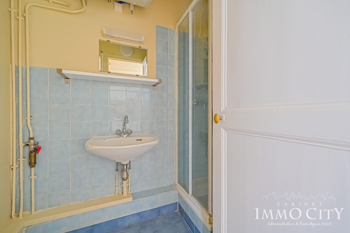Location Appartement  2 pièces - 46m² 75017 Paris
