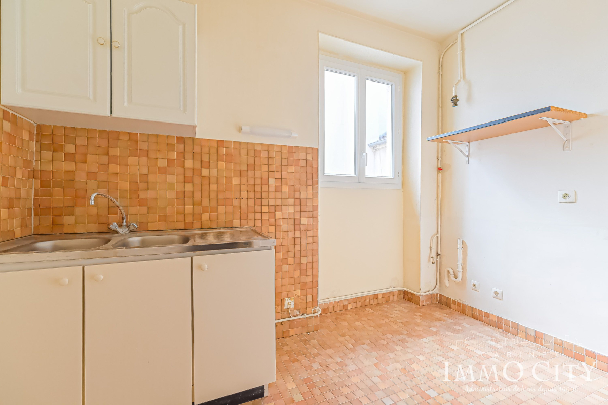 Location Appartement  2 pièces - 46m² 75017 Paris