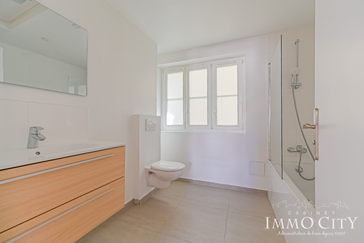 Location Appartement  3 pièces - 83m² 75009 Paris
