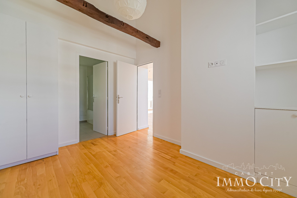 Location Appartement  3 pièces - 83m² 75009 Paris