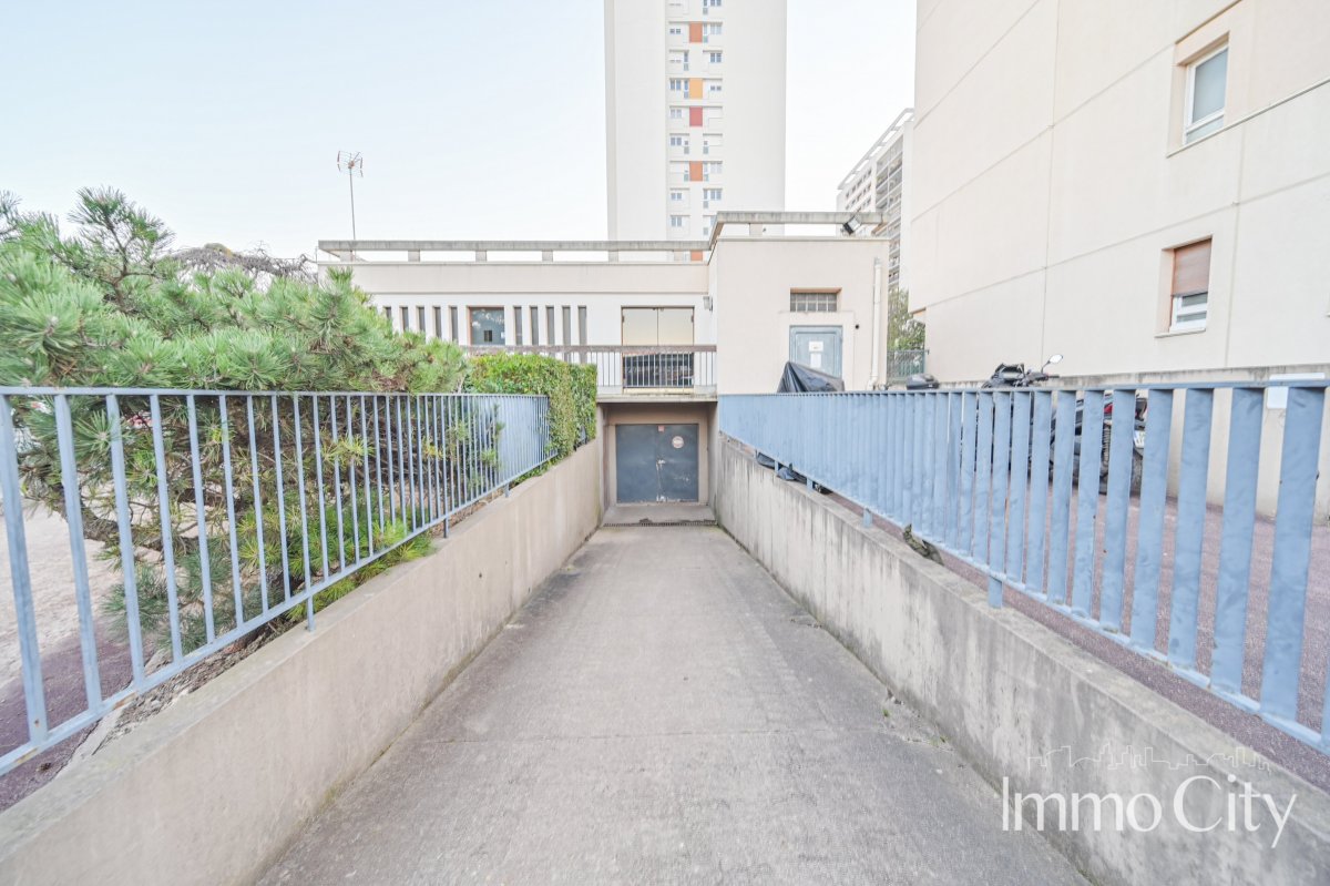 Vente Parking  - 14m² 94320 Thiais