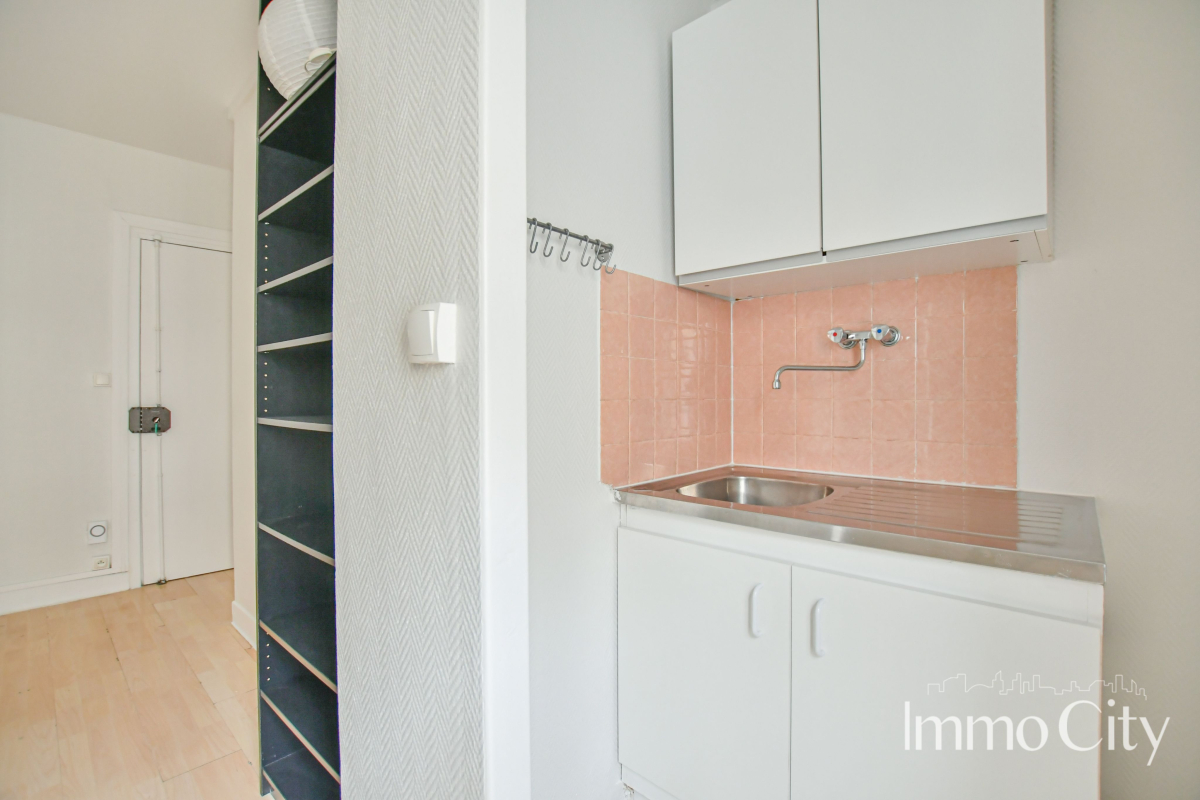Location Appartement  1 pièce (studio) - 15.8m² 75010 Paris