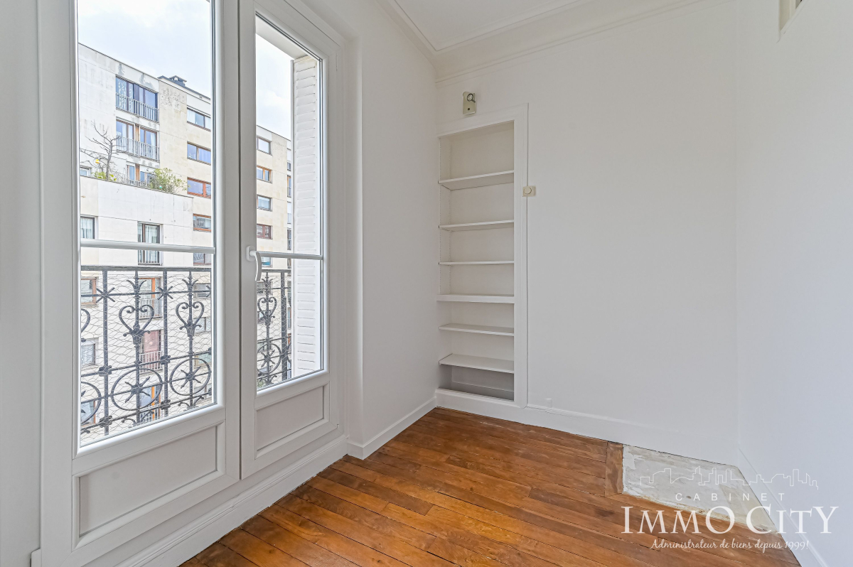 Location Appartement  4 pièces - 72.78m² 75015 Paris