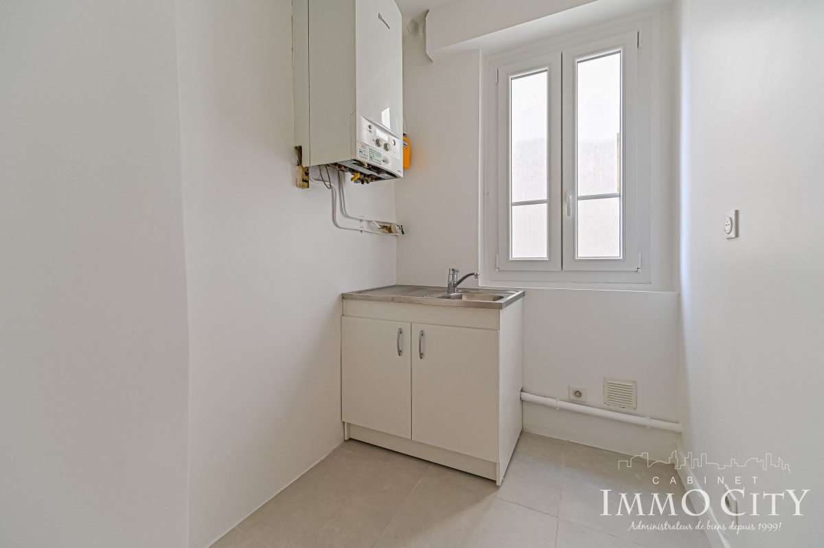 Location Appartement  4 pièces - 72.78m² 75015 Paris
