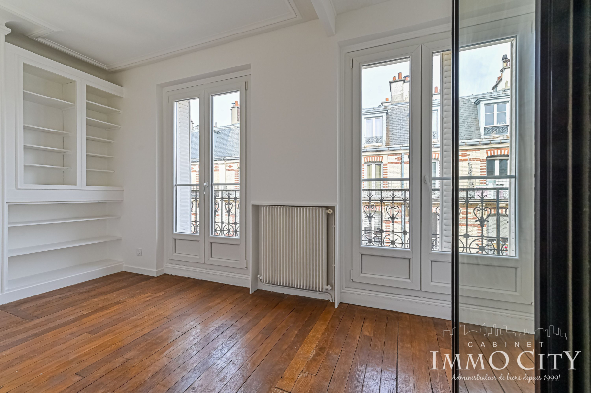 Location Appartement  4 pièces - 72.78m² 75015 Paris