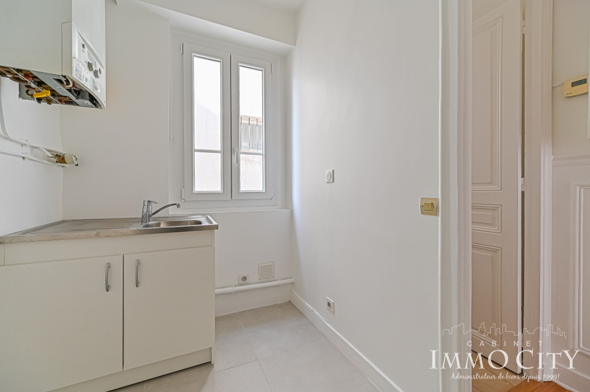 Location Appartement  4 pièces - 72.78m² 75015 Paris