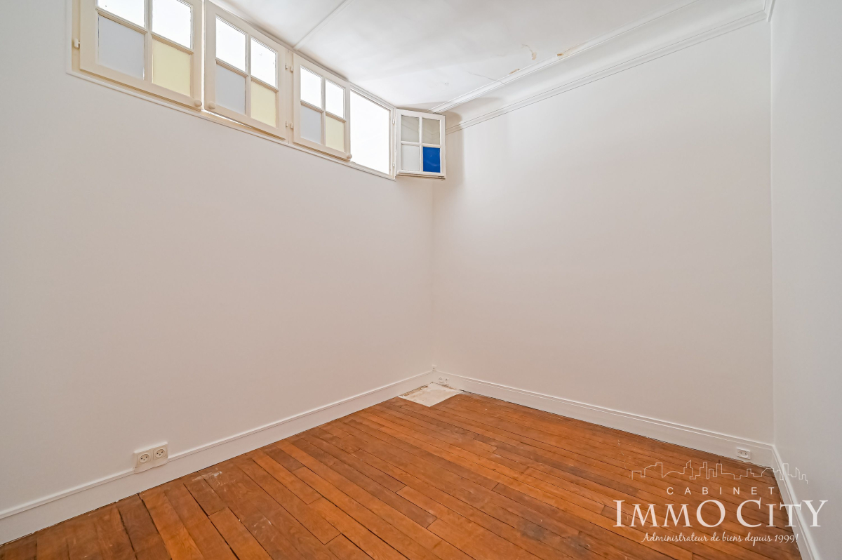 Location Appartement  4 pièces - 72.78m² 75015 Paris