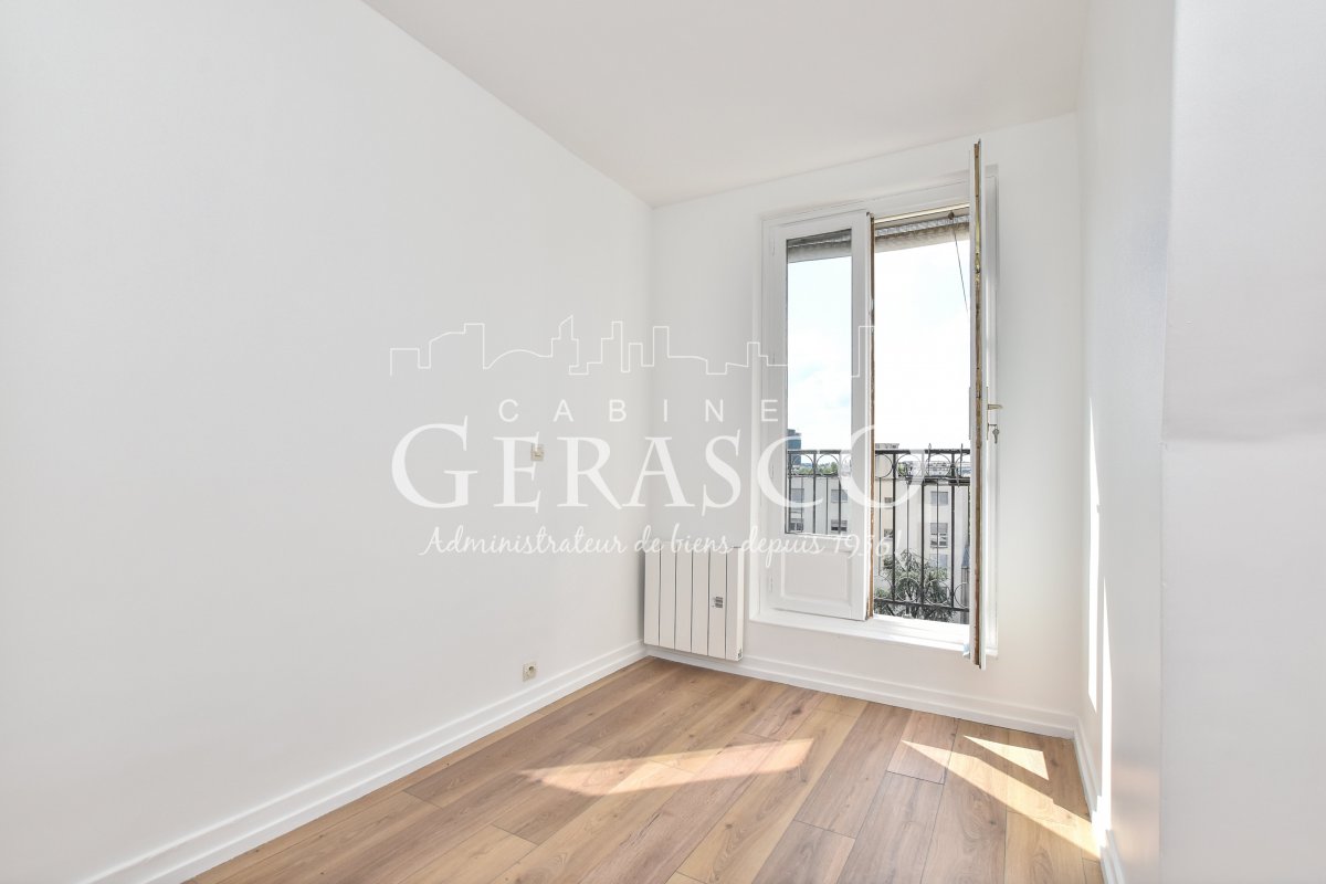 Location Appartement  2 pièces - 32.75m² 75015 Paris