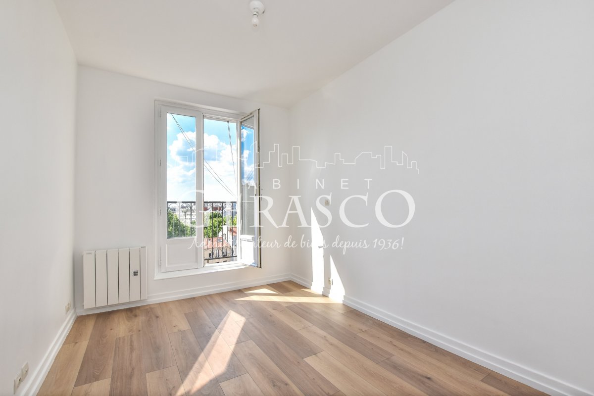 Location Appartement  2 pièces - 32.75m² 75015 Paris