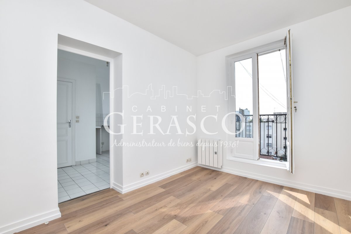 Location Appartement  2 pièces - 32.75m² 75015 Paris