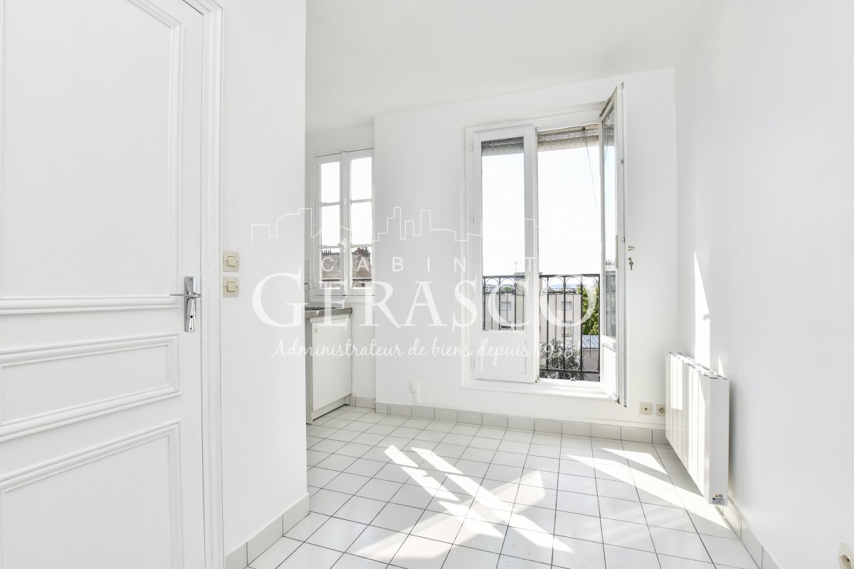 Location Appartement  2 pièces - 32.75m² 75015 Paris