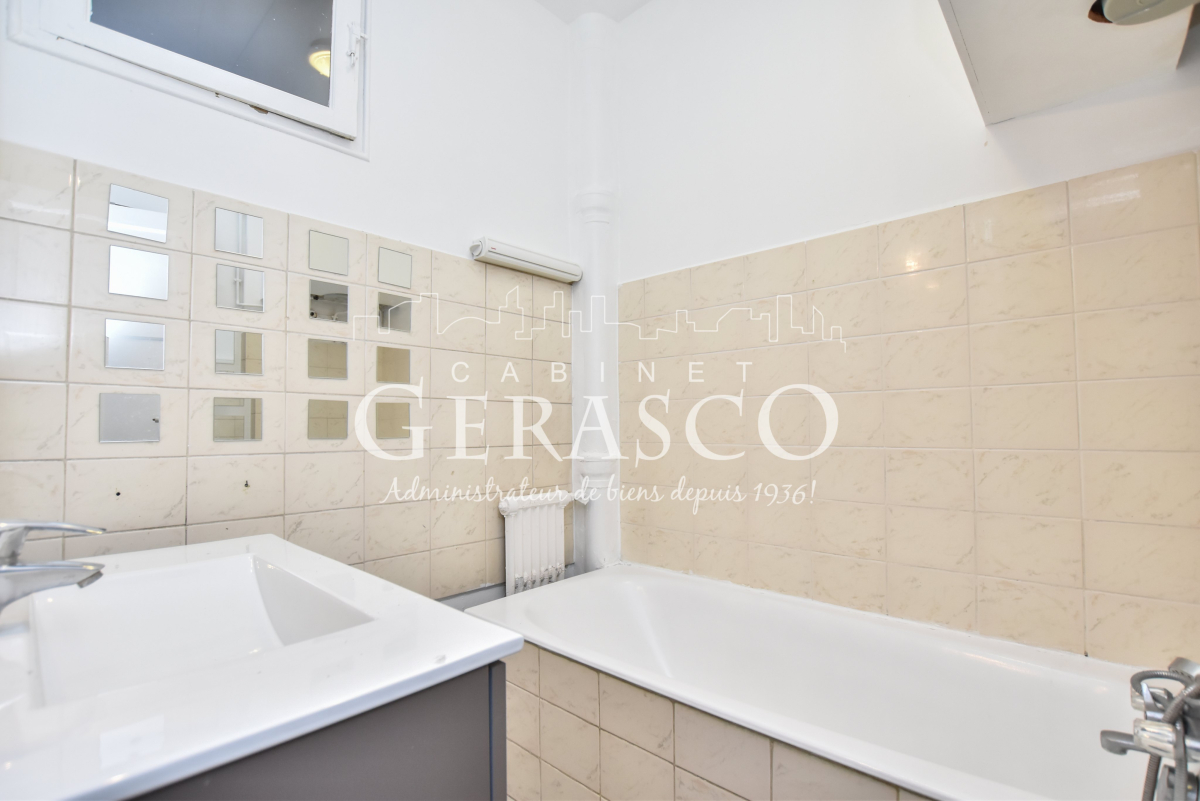 Location Appartement  2 pièces - 38.17m² 75015 Paris