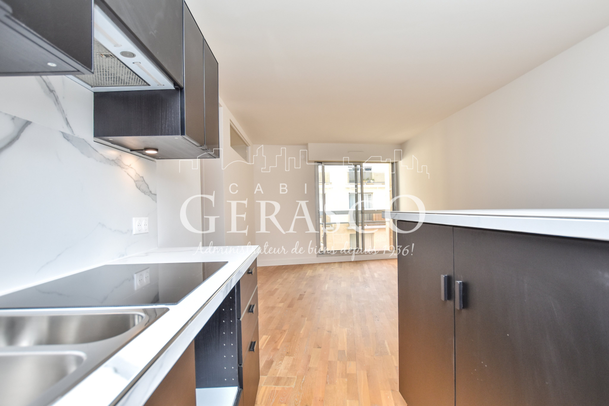 Location Appartement  2 pièces - 46.94m² 75015 Paris