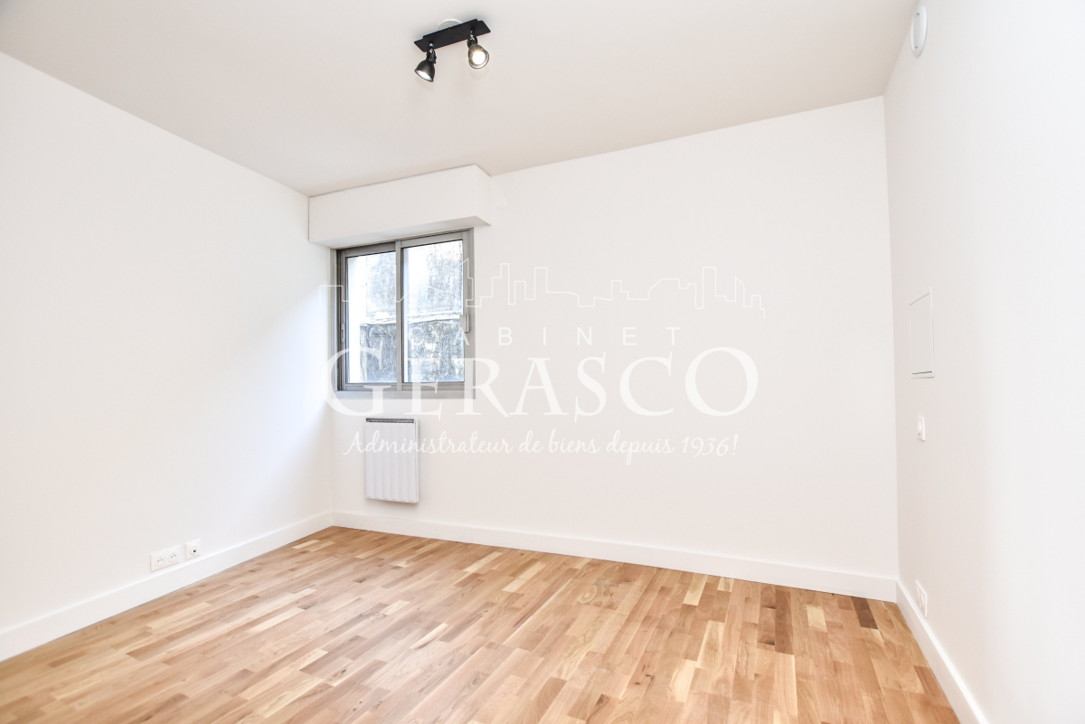 Location Appartement  2 pièces - 46.94m² 75015 Paris