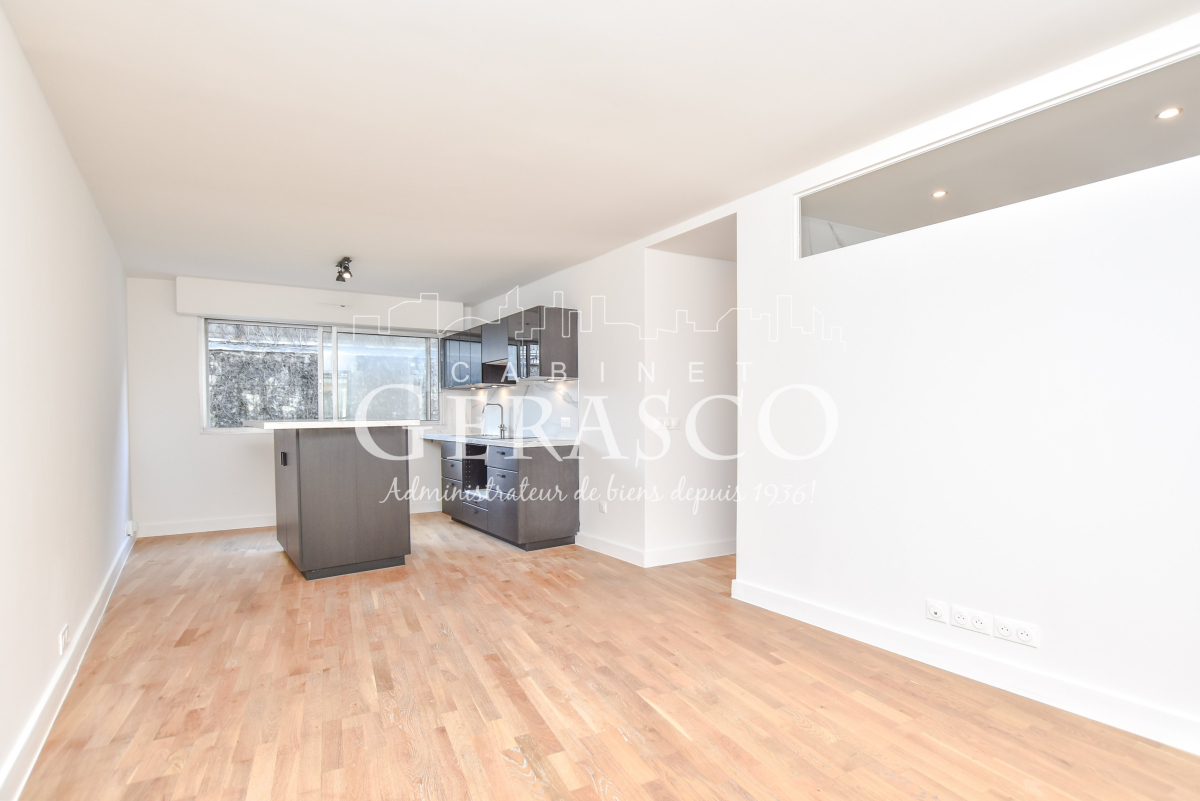 Location Appartement  2 pièces - 46.94m² 75015 Paris