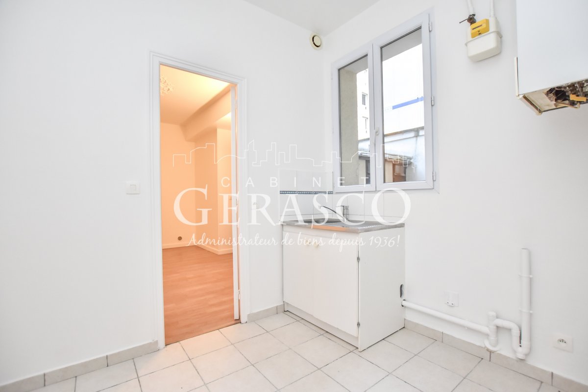 Location Appartement  2 pièces - 43.21m² 75014 Paris