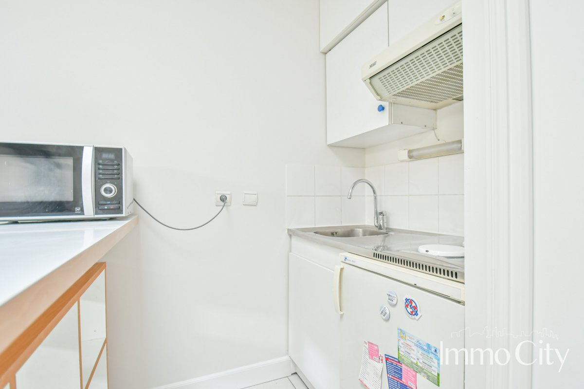 Location Appartement meublé - 27.46m² 75015 Paris