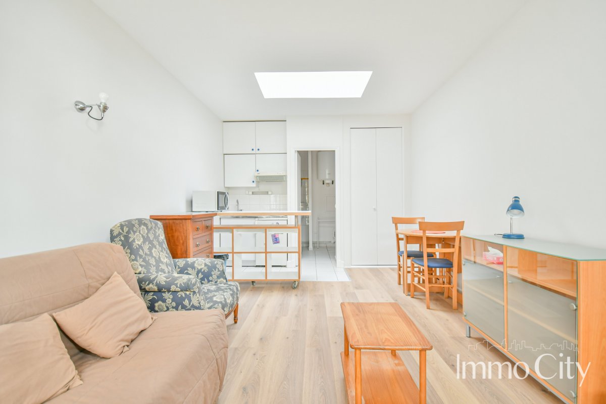 Location Appartement meublé - 27.46m² 75015 Paris