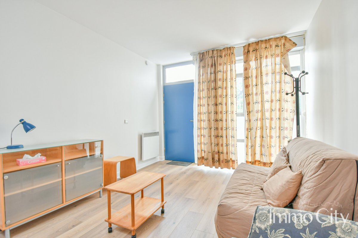 Location Appartement meublé - 27.46m² 75015 Paris