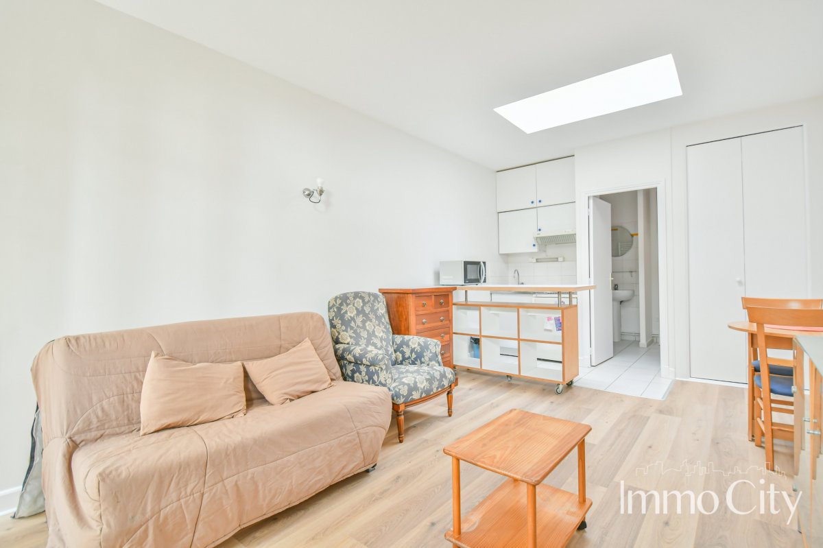 Location Appartement meublé - 27.46m² 75015 Paris