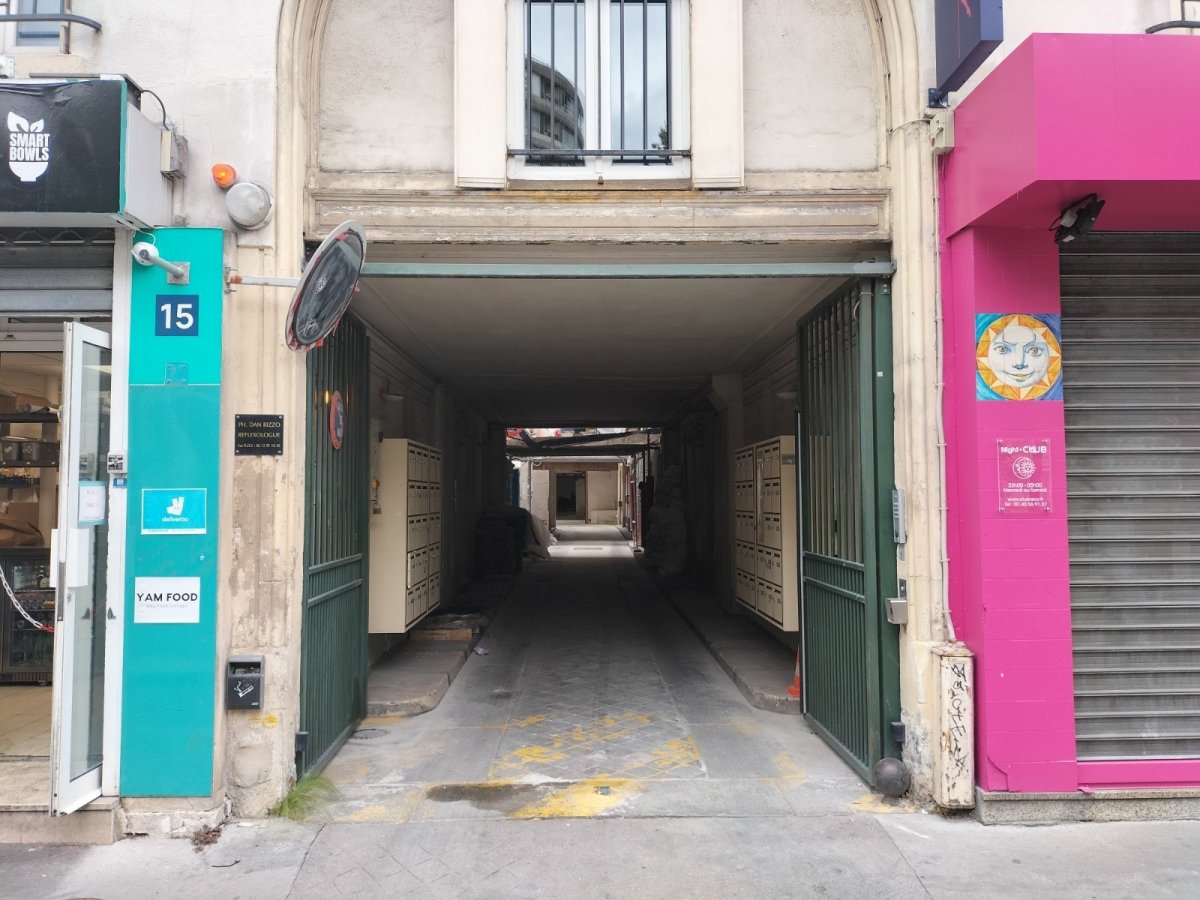 Location Parking  - 8.88m² 75015 Paris