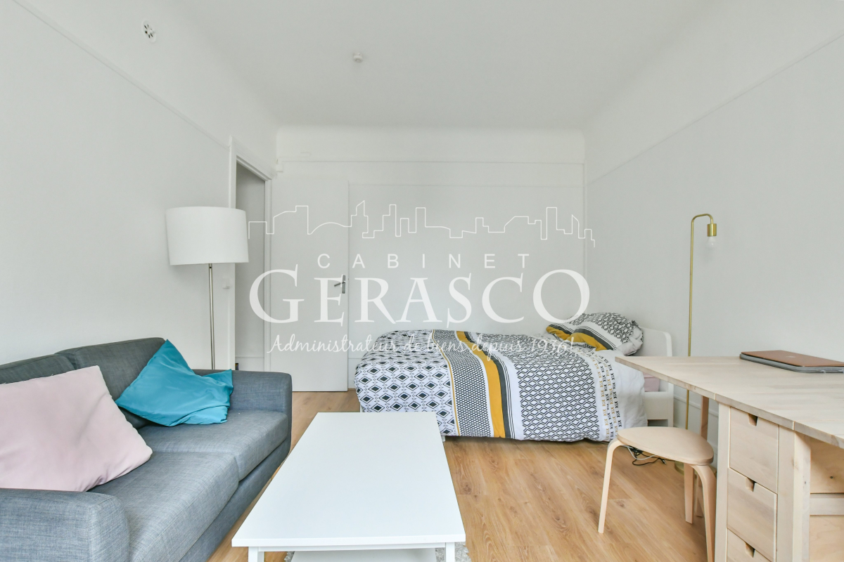 Location Appartement meublé 1 pièce (studio) - 27.12m² 75015 Paris