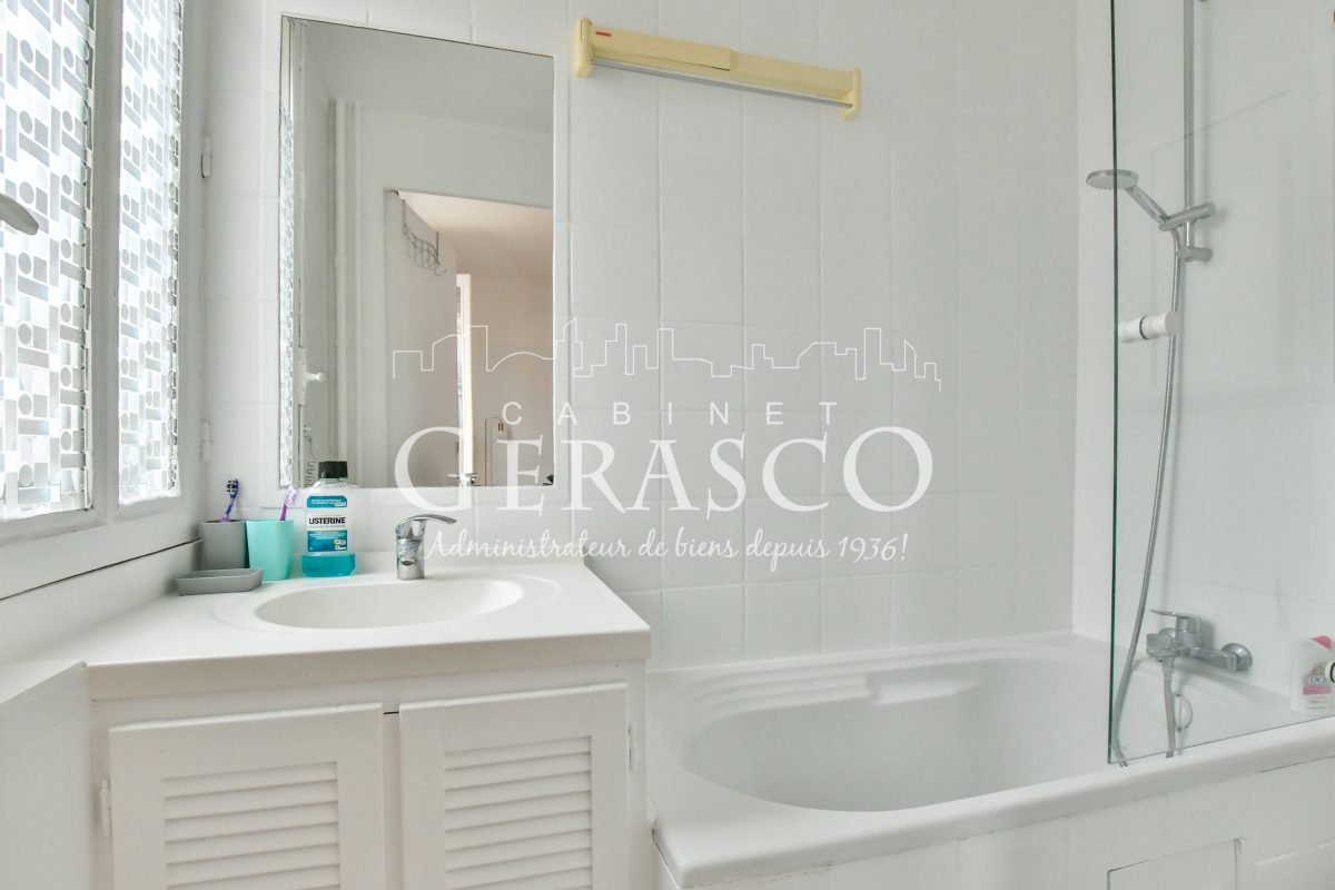 Location Appartement meublé 1 pièce (studio) - 27.12m² 75015 Paris