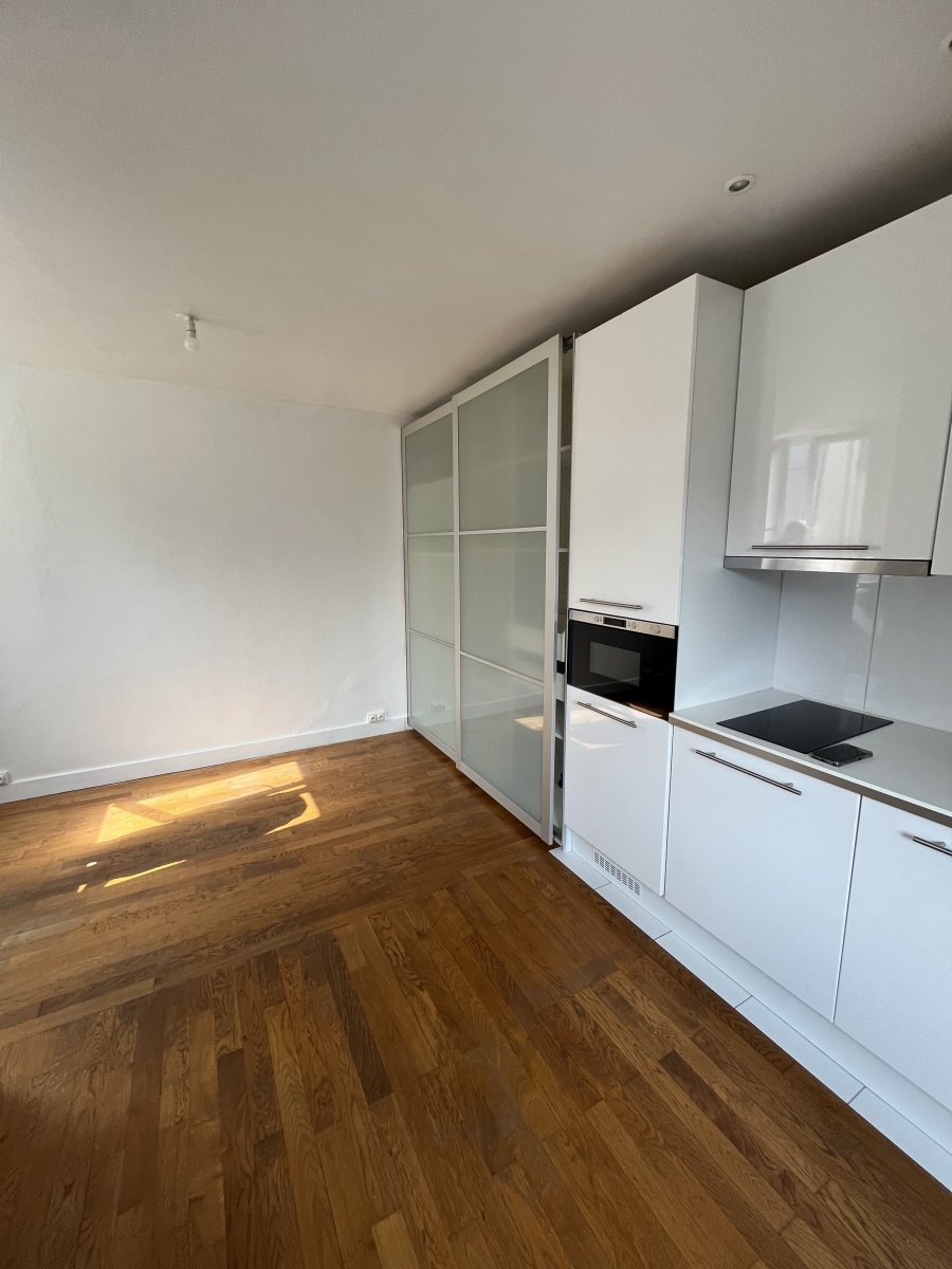 Location Appartement  1 pièce (studio) - 14.4m² 92200 Neuilly-sur-seine