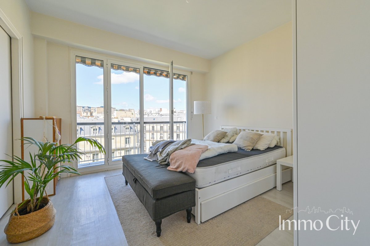 Location Appartement  2 pièces - 44.15m² 75008 Paris