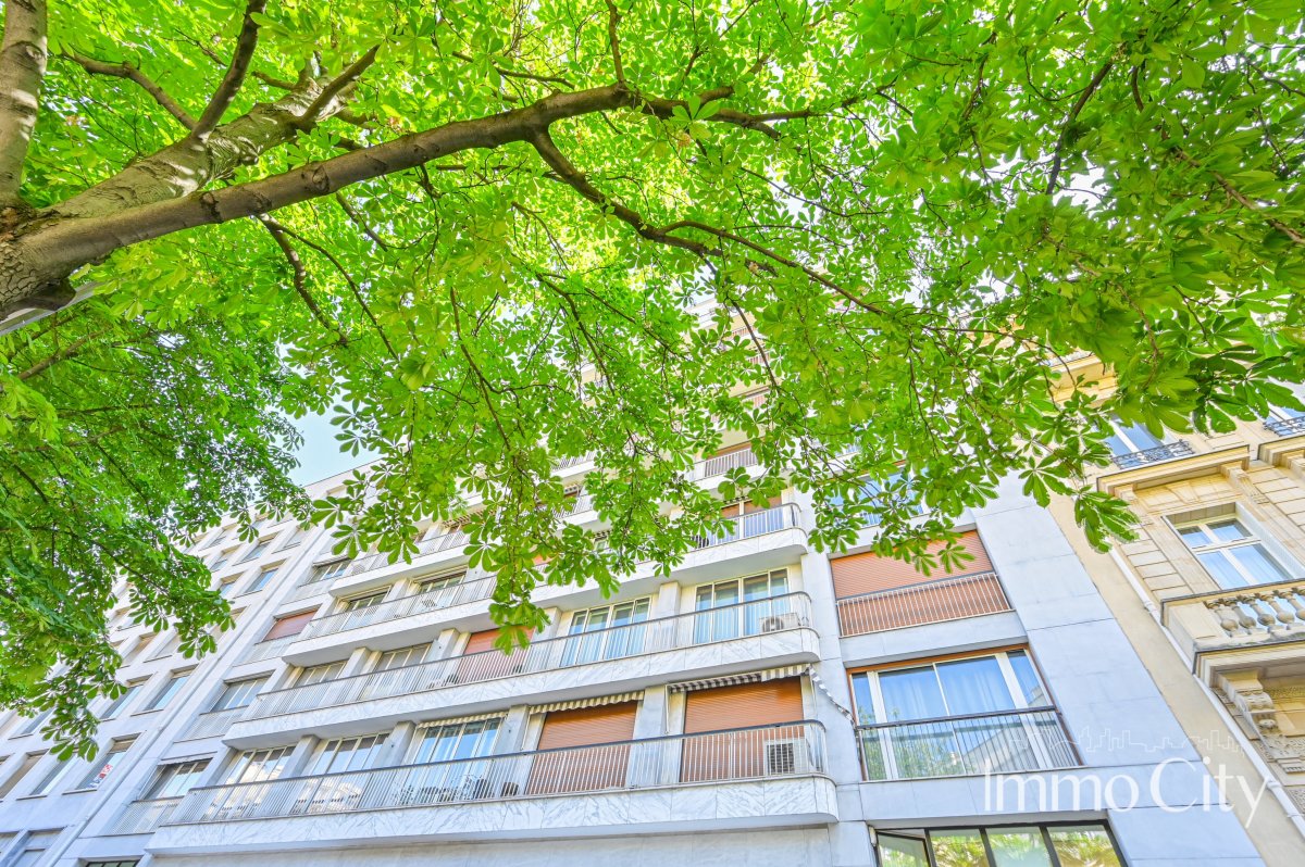 Location Appartement  2 pièces - 44.15m² 75008 Paris