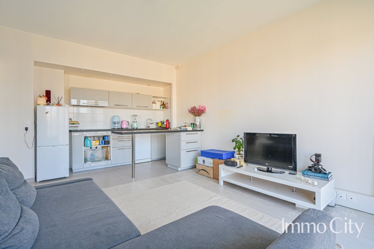 Location Appartement  2 pièces - 44.15m² 75008 Paris