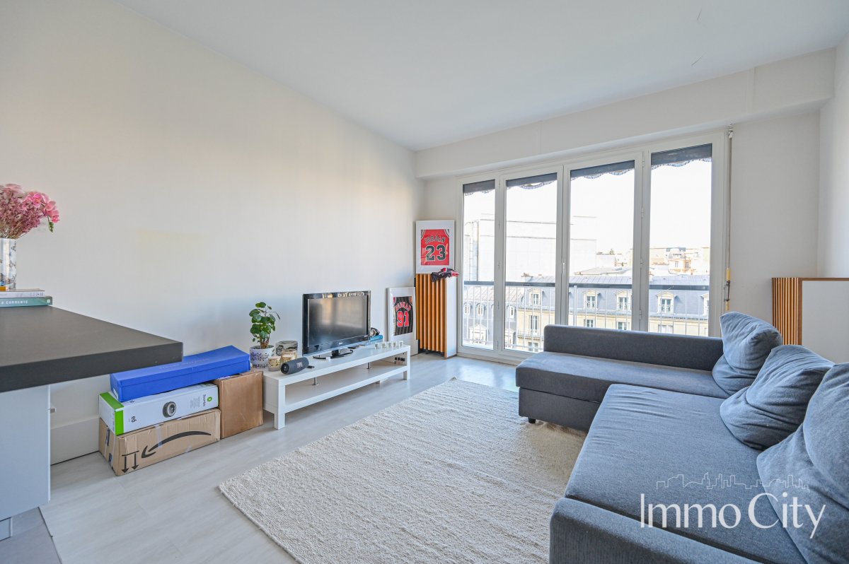 Location Appartement  2 pièces - 44.15m² 75008 Paris