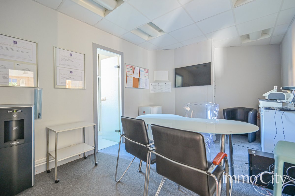 Location Bureau  6 pièces - 93m² 93100 Montreuil