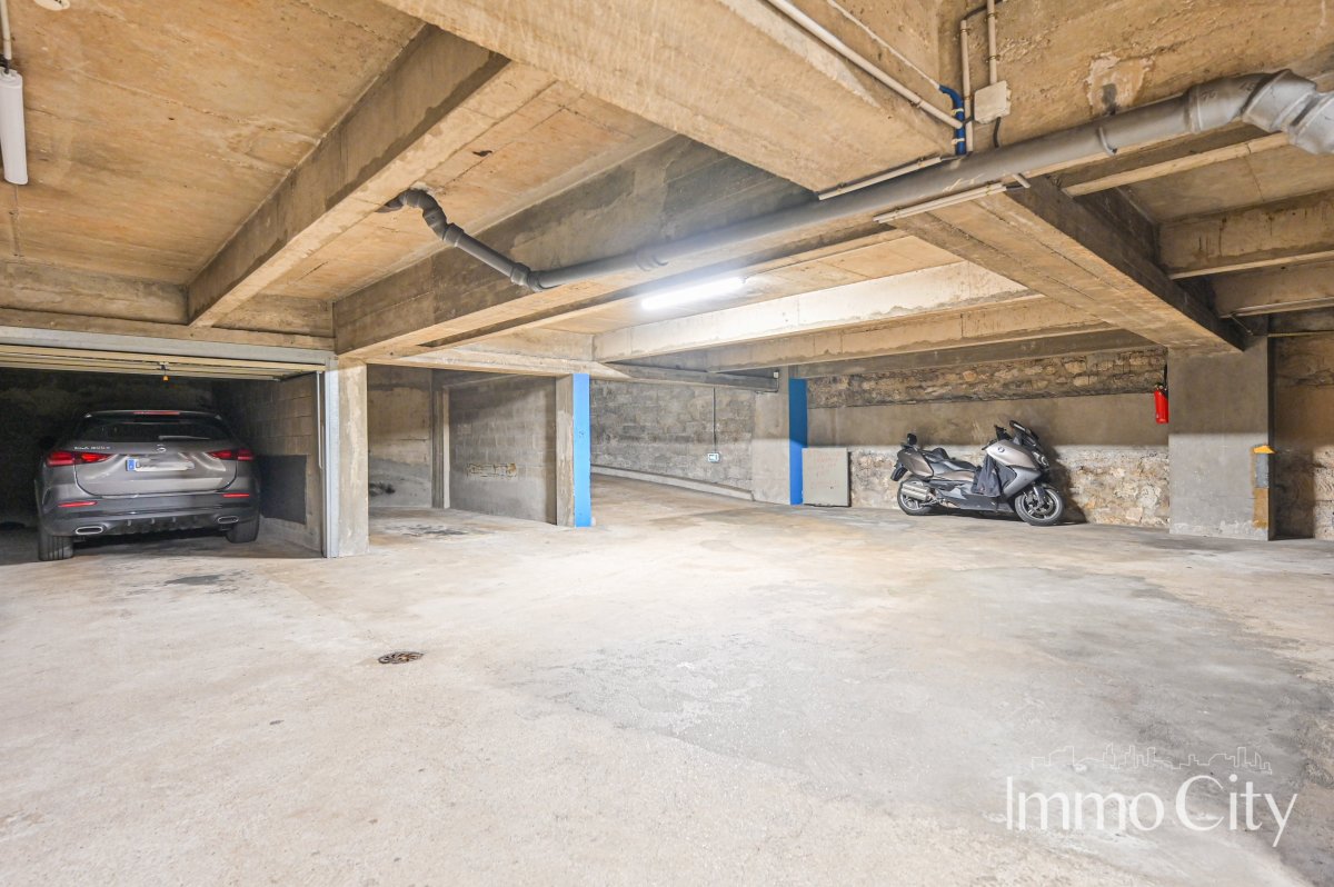 Location Parking  - 12.4m² 75008 Paris