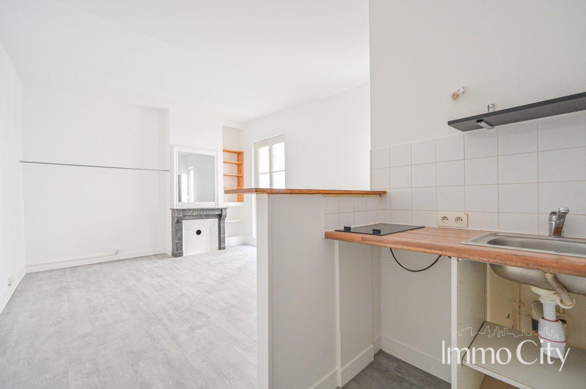 Location Appartement  1 pièce (studio) - 26.55m² 75018 Paris