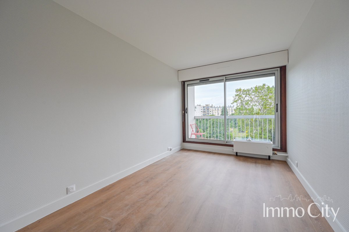 Location Appartement  4 pièces - 91.44m² 92400 Courbevoie