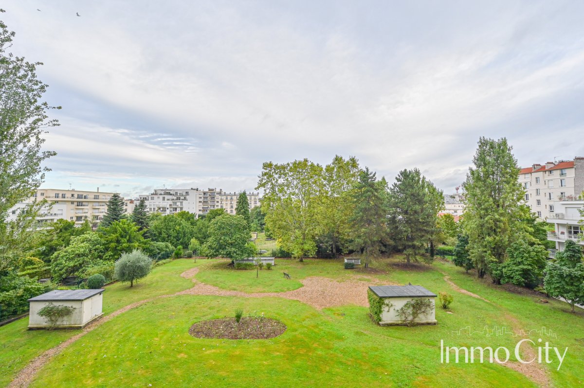 Location Appartement  4 pièces - 91.44m² 92400 Courbevoie