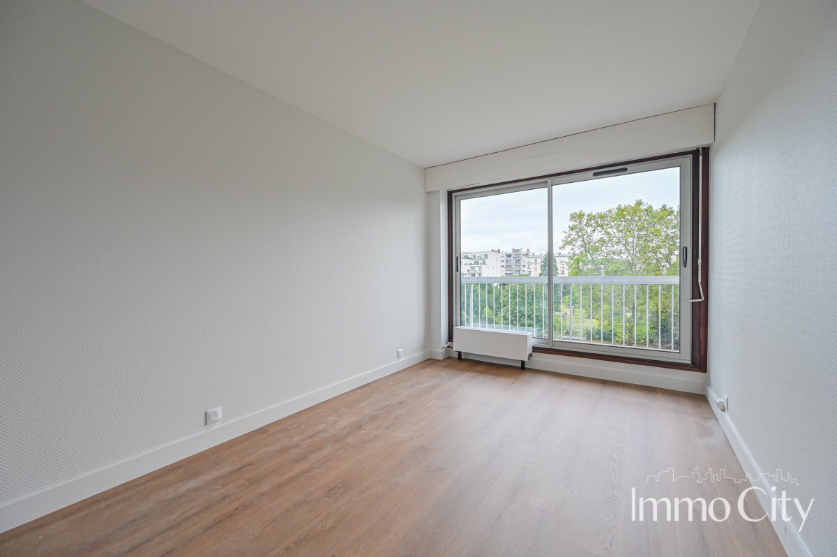 Location Appartement  4 pièces - 91.44m² 92400 Courbevoie