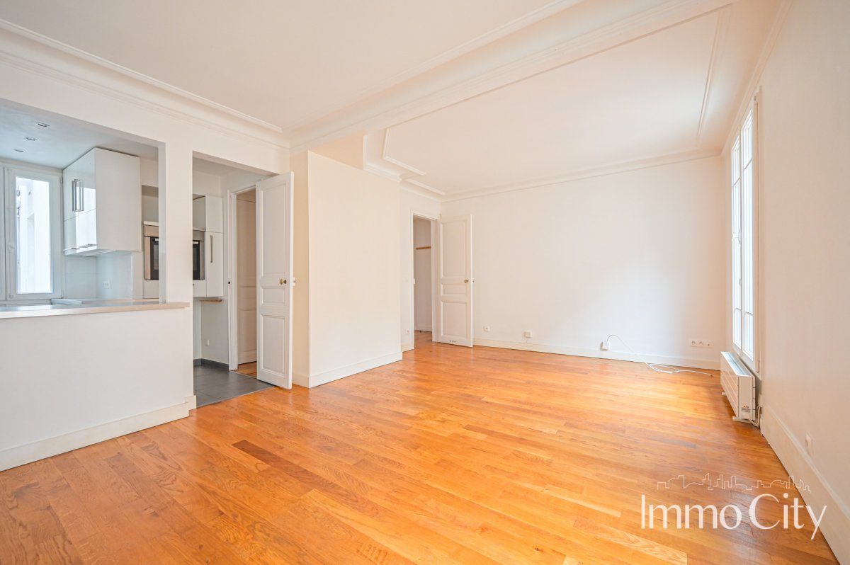 Location Appartement  2 pièces - 50.14m² 75015 Paris