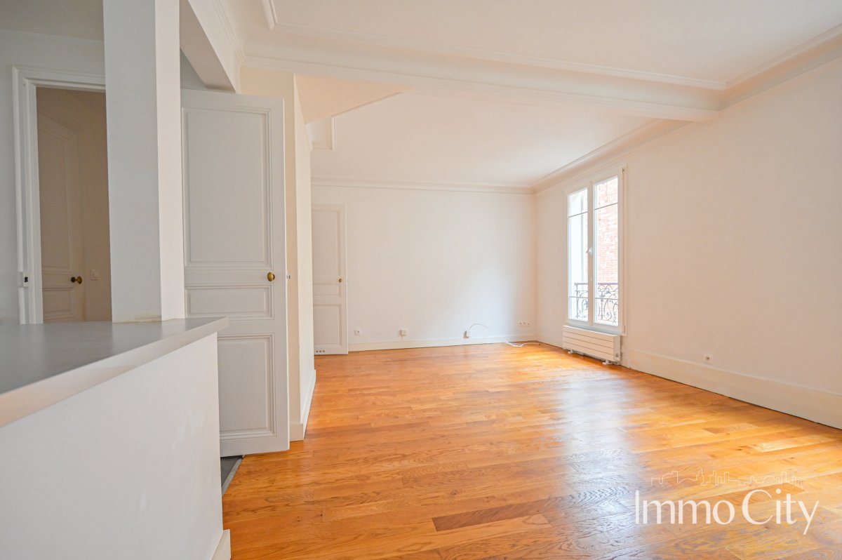 Location Appartement  2 pièces - 50.14m² 75015 Paris