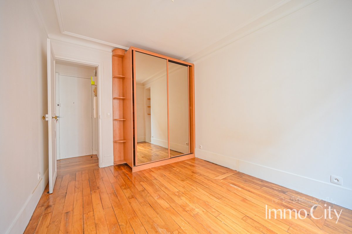 Location Appartement  2 pièces - 50.14m² 75015 Paris